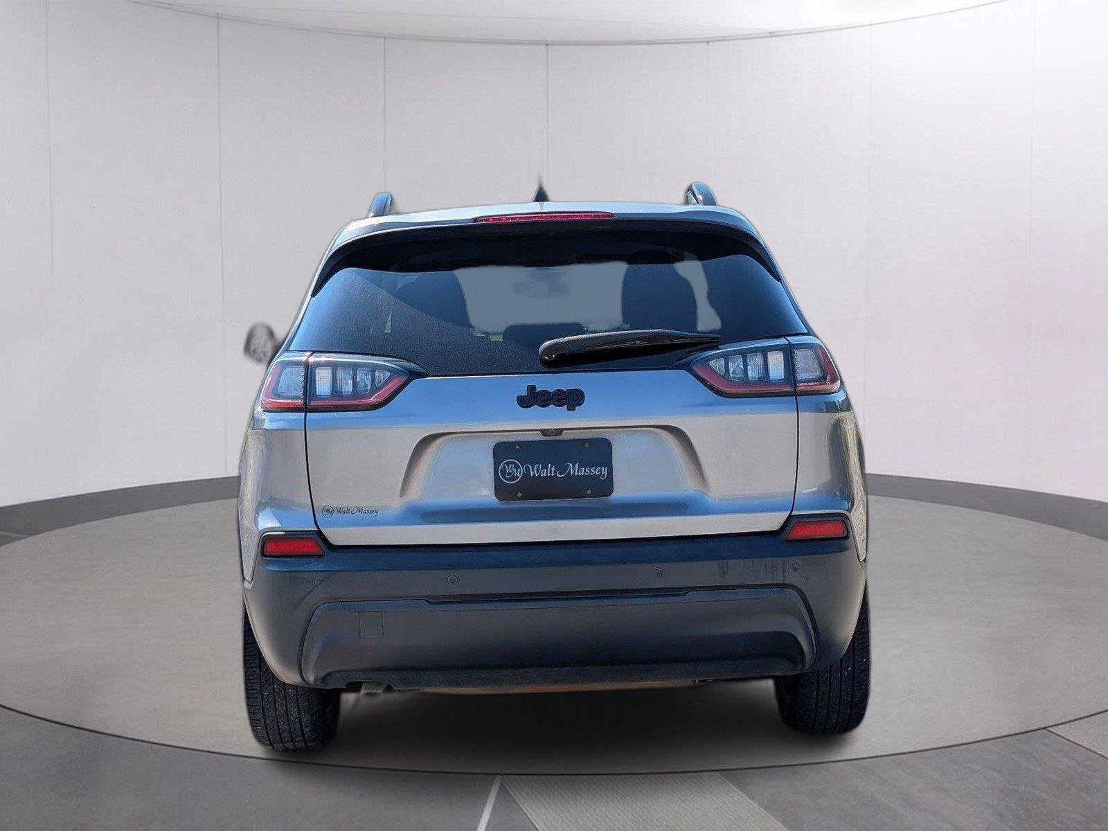 Used 2021 Jeep Cherokee Latitude Plus FWD image 4