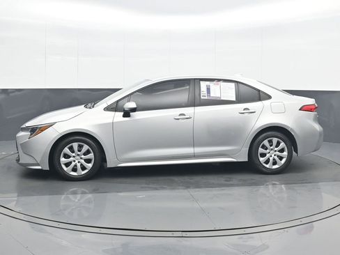 Used 2023 Toyota Corolla LE FWD image 3