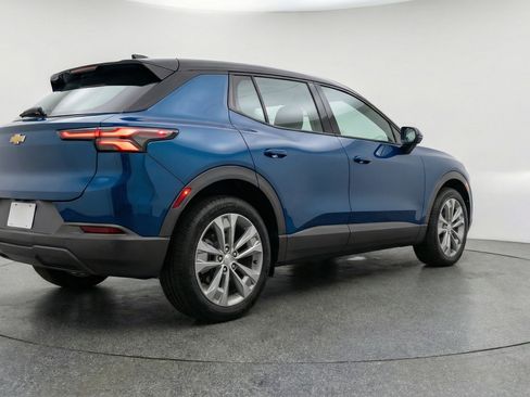 Used 2025 Chevrolet Equinox LT image 9