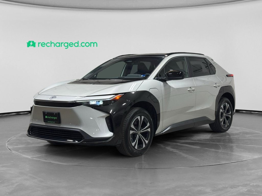 Used 2025 Toyota bZ4X FWD w/ Weather Package image 1