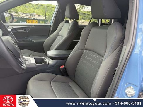 Used 2023 Toyota RAV4 SE w/ SE Grade Weather Package AWD/4WD image 12
