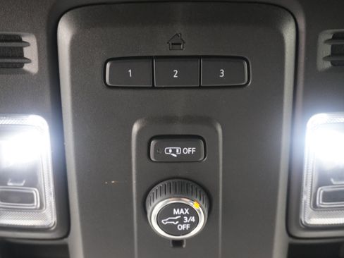 Used 2021 Chevrolet Suburban Z71 AWD/4WD image 26