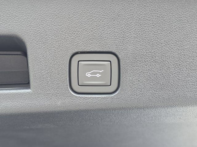 New 2026 Chevrolet Traverse RS w/ LPO, Floor Liner Package FWD image 13