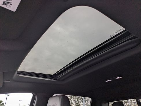 Used 2021 Chevrolet Silverado 1500 High Country w/ Technology Package image 21