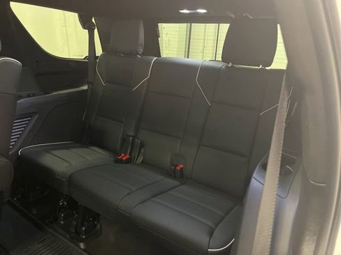 Used 2025 Cadillac Escalade Premium Luxury w/ LPO, Floor Liner Package AWD/4WD image 19