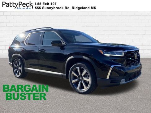 Used 2025 Honda Pilot Touring image 1