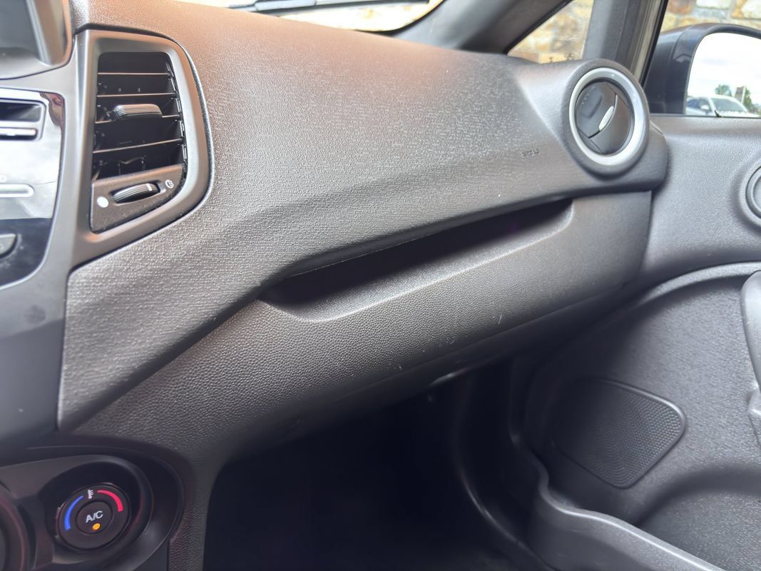 Used 2016 Ford Fiesta ST FWD image 25