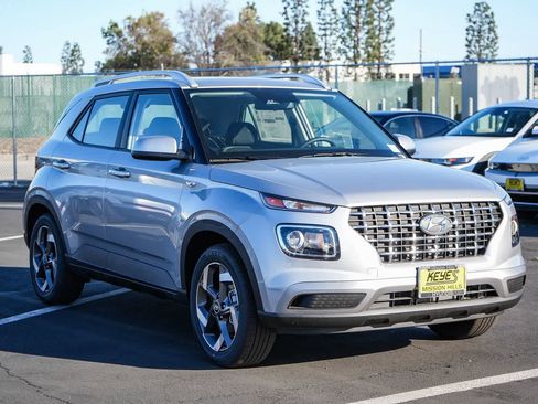 New 2026 Hyundai Venue SEL image 3