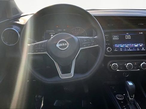 Used 2024 Nissan Kicks SV image 8