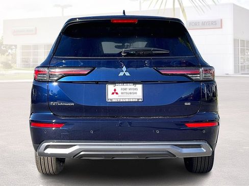 New 2026 Mitsubishi Outlander SE image 4
