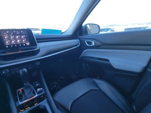 Used 2022 Jeep Compass Latitude image 14