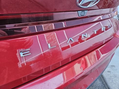 Used 2022 Hyundai Elantra SEL image 24