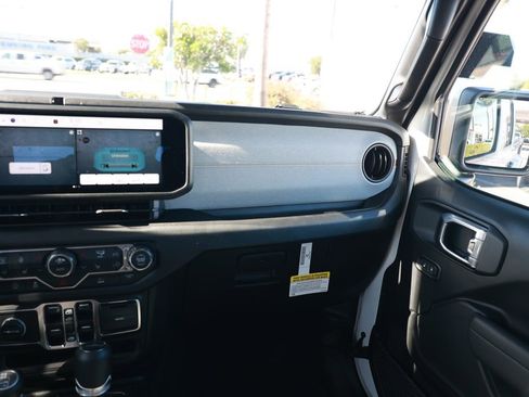 New 2026 Jeep Gladiator Sport image 25