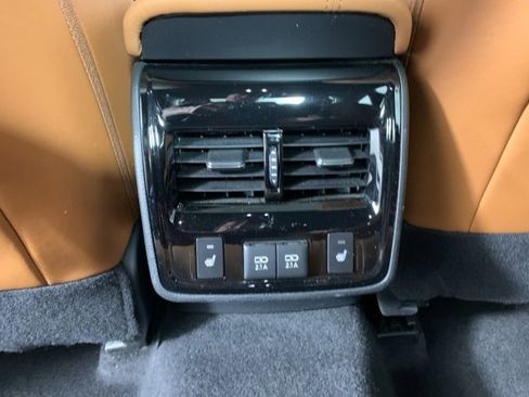 Used 2020 Toyota Avalon Limited image 34