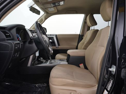 Used 2016 Toyota 4Runner SR5 AWD/4WD image 22