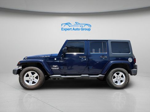 Used 2013 Jeep Wrangler Unlimited Sahara w/ Connectivity Group AWD/4WD image 10