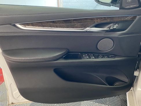 Used 2019 BMW X6 xDrive50i w/ M Sport Package image 21