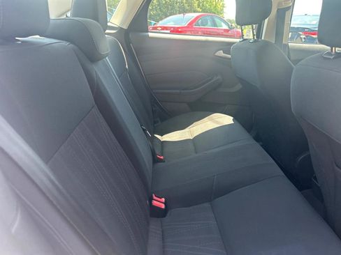 Used 2018 Ford Focus SE FWD image 22