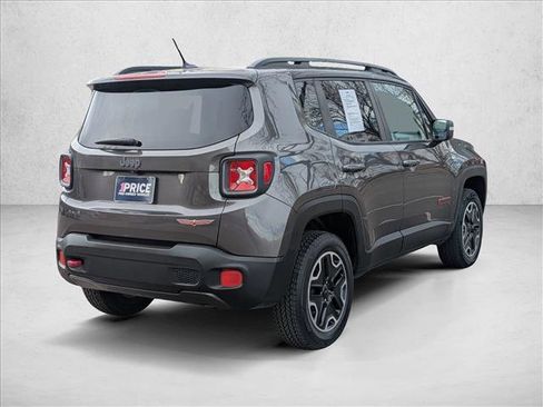 Used 2017 Jeep Renegade Trailhawk w/ Premium Trailhawk Package image 5