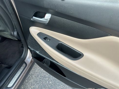 Used 2019 Hyundai Santa Fe Limited image 20