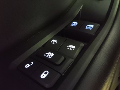 Used 2024 Jeep Grand Cherokee Laredo RWD image 27