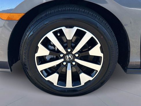 Certified 2025 Honda Odyssey EX-L image 11
