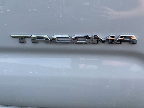 Used 2022 Toyota Tacoma SR5 image 10