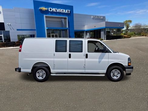 Used 2025 Chevrolet Express 2500 w/ Driver Convenience Package RWD image 27