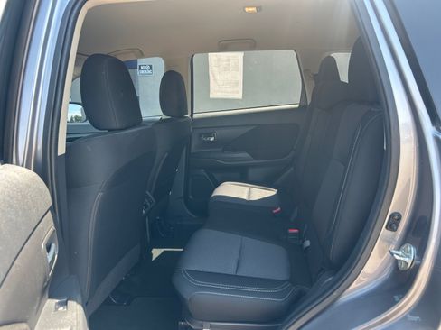 Used 2019 Mitsubishi Outlander ES FWD image 26