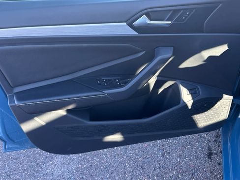 Certified 2025 Volkswagen Jetta S image 40