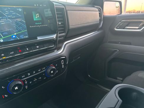 Used 2025 Chevrolet Silverado 1500 LT image 20