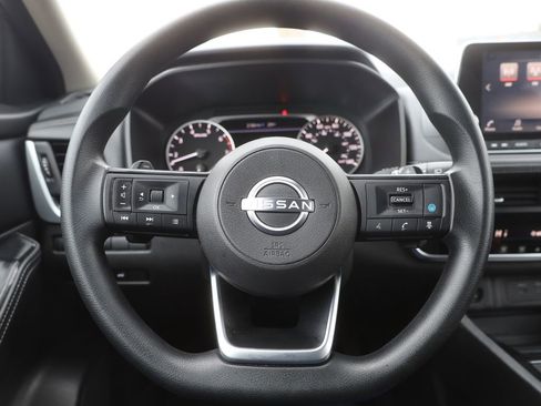 Used 2024 Nissan Rogue SV image 36