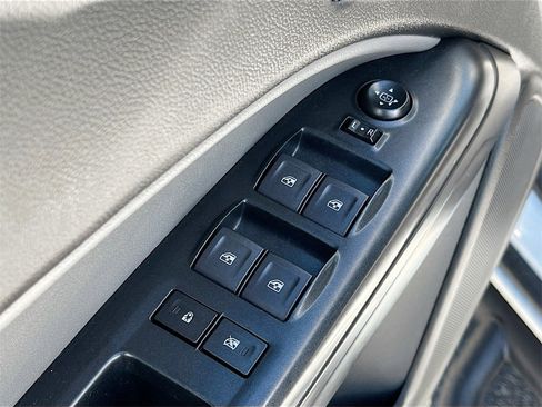 Used 2022 Chevrolet Colorado W/T w/ Custom Special Edition image 17