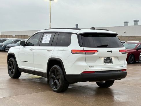 Used 2023 Jeep Grand Cherokee L Laredo RWD image 10