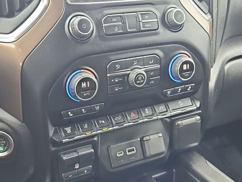 Used 2022 Chevrolet Silverado 3500 High Country w/ Z71 Off-Road Package image 33