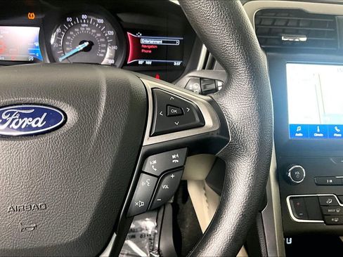 Used 2020 Ford Fusion SE image 19