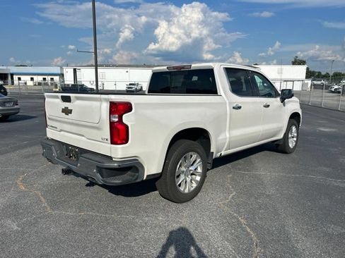 Used 2022 Chevrolet Silverado 1500 LTZ w/ LTZ Premium Package AWD/4WD image 4