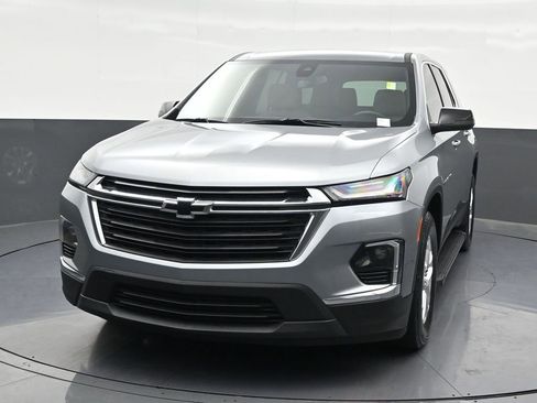 Used 2023 Chevrolet Traverse LS FWD image 9