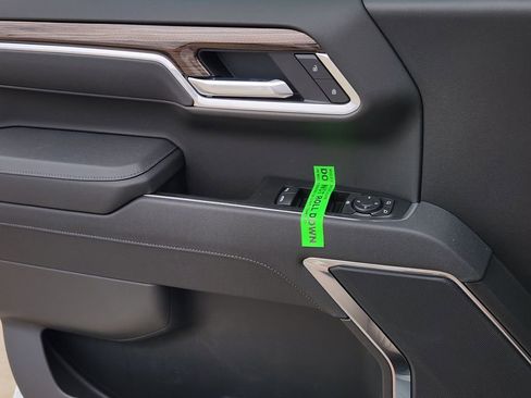 New 2026 Chevrolet Silverado 1500 LT Trail Boss w/ LPO, Dark Essentials Package image 18