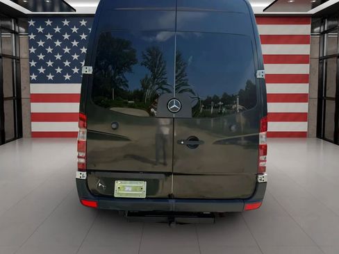 Used 2008 Freightliner Sprinter 3500 RWD image 8