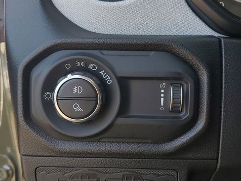 Certified 2025 Jeep Gladiator Sport image 34