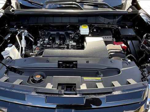 New 2025 Nissan Pathfinder SL image 16