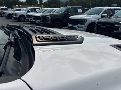 Used 2023 RAM 1500 Laramie AWD/4WD image 11