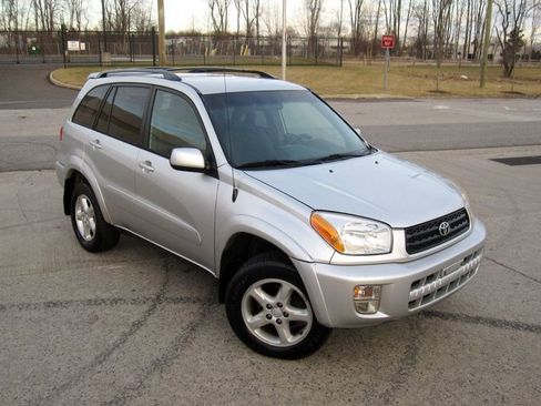 Used 2003 Toyota RAV4 4WD image 2