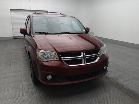 Used 2017 Dodge Grand Caravan SXT FWD image 14