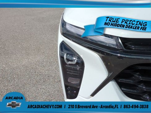Certified 2024 Chevrolet Trax RS w/ Sunroof Package FWD image 10