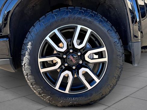 Certified 2022 GMC Sierra 1500 AT4 w/ AT4 Preferred Package image 10