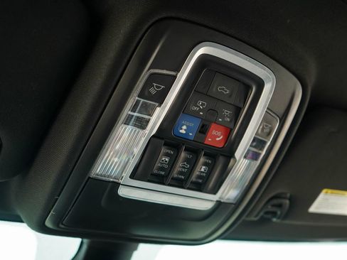 Used 2022 RAM 2500 Laramie AWD/4WD image 12