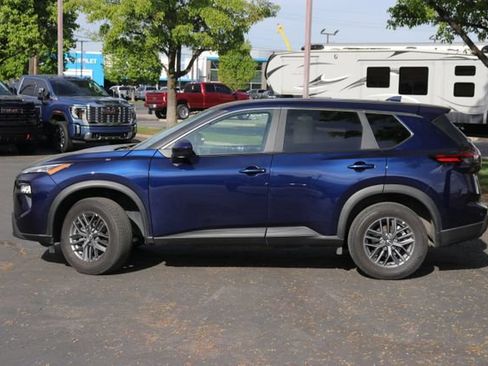 Used 2026 Nissan Rogue SV AWD/4WD image 3