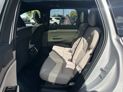 New 2025 Volvo EX90 Ultra image 17